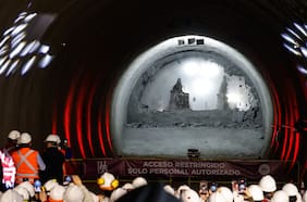 Línea 6 se extiende hacia el poniente: Metro concreta primer encuentro de túneles con futura estación en Lo Errázuriz