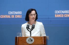 Inflación, crisis bancaria, autonomía y hasta la dictadura: el relato de Rosanna Costa en el centenario del Banco Central
