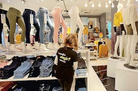 Puestos de trabajo del sector retail profundizan su caída en el tercer trimestre