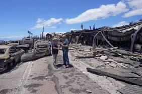 Llamas en Maui matan al menos a 93 personas, el mayor número de muertes por incendios forestales en más de 100 años
