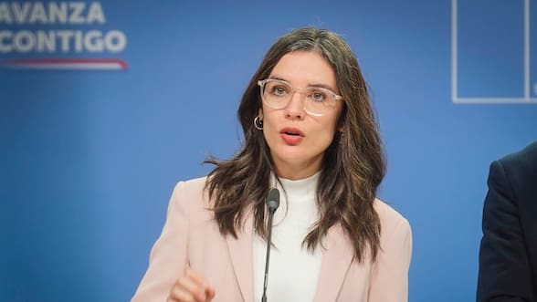 Vallejo por participación de Boric en discusión electoral: “Entra en el debate de las ideas, no de los ataques personales”