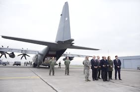 Avión de la FACH parte con casi 10 toneladas de ayuda humanitaria a Colombia tras devastador terremoto