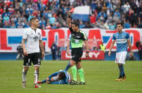 Desde el descontrol de Insaurralde y Carmona ante la UC en 2018: Colo Colo sufre dos expulsiones luego de 112 partidos en Primera