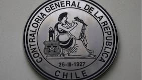 Contraloría detecta doble rol de funcionario en La Reina y ordena medidas al municipio