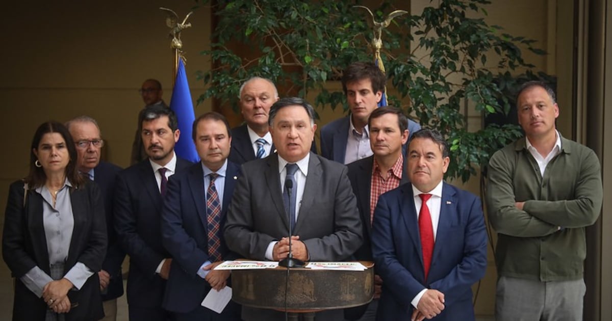 RN vuelve a instalar idea de AC contra exministro Pardow: “No es suficiente que haya salido de su cargo”