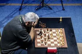 Error de principiante: maestro de ajedrez rompe en llanto tras quedar eliminado de Campeonato Mundial
