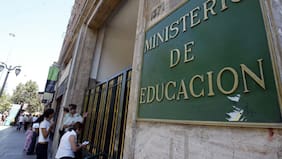 Oposición carga contra el gobierno tras oficio de Hacienda que sugiere cortar 15 programas del Mineduc para el Presupuesto 2027