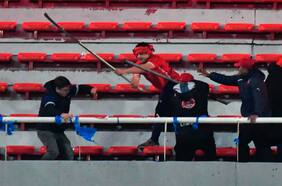 Graves incidentes en Argentina: Boric instruye a embajador Viera-Gallo a concurrir a comisarías y hospitales para garantizar seguridad de hinchas de la U