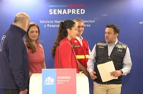 Evacúan edificio de Senapred por activación de alarma en medio de balance de incendios forestales