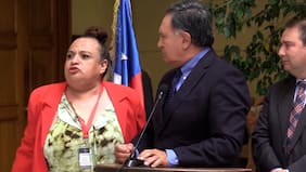 La curiosa interrupción de una persona trans en un punto de prensa del diputado Mellado