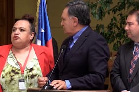 La curiosa interrupción de una persona trans en un punto de prensa del diputado Mellado