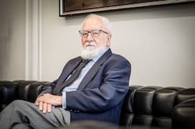 Claudio Véliz, historiador y amigo: “Salvador Allende era un hombre muy íntegro, no era corrupto, y ahora esto de la casa de Guardia Vieja es muy lamentable”