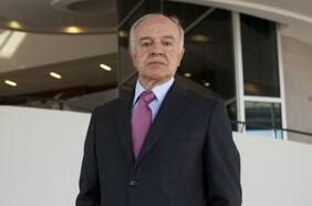 Hernán Cheyre: “La sola existencia de grupos empresariales que operan en distintos mercados no distorsiona la libre competencia”