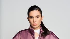 Esquemas Juveniles al siguiente nivel: Javiera Mena celebra los 20 años de su obra cumbre en el Movistar Arena