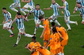 ¿Malos ganadores u orgullo herido? La trastienda de la polémica fotografía en la que Argentina festeja en la cara de Países Bajos