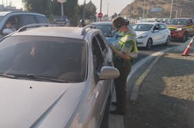 Carabineros levanta cordón sanitario en Paine para reducir congestión de más de 15 kilómetros