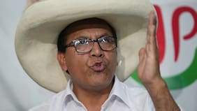 Roberto Sánchez toma distancia de Antauro Humala y descarta cualquier ofensiva territorial contra Chile