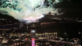 Nueva Zelanda recibe el 2026 con show de fuegos artificiales