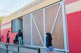 Columna de Roberto Neira: Liceos Bicentenarios, entre el paper y la realidad