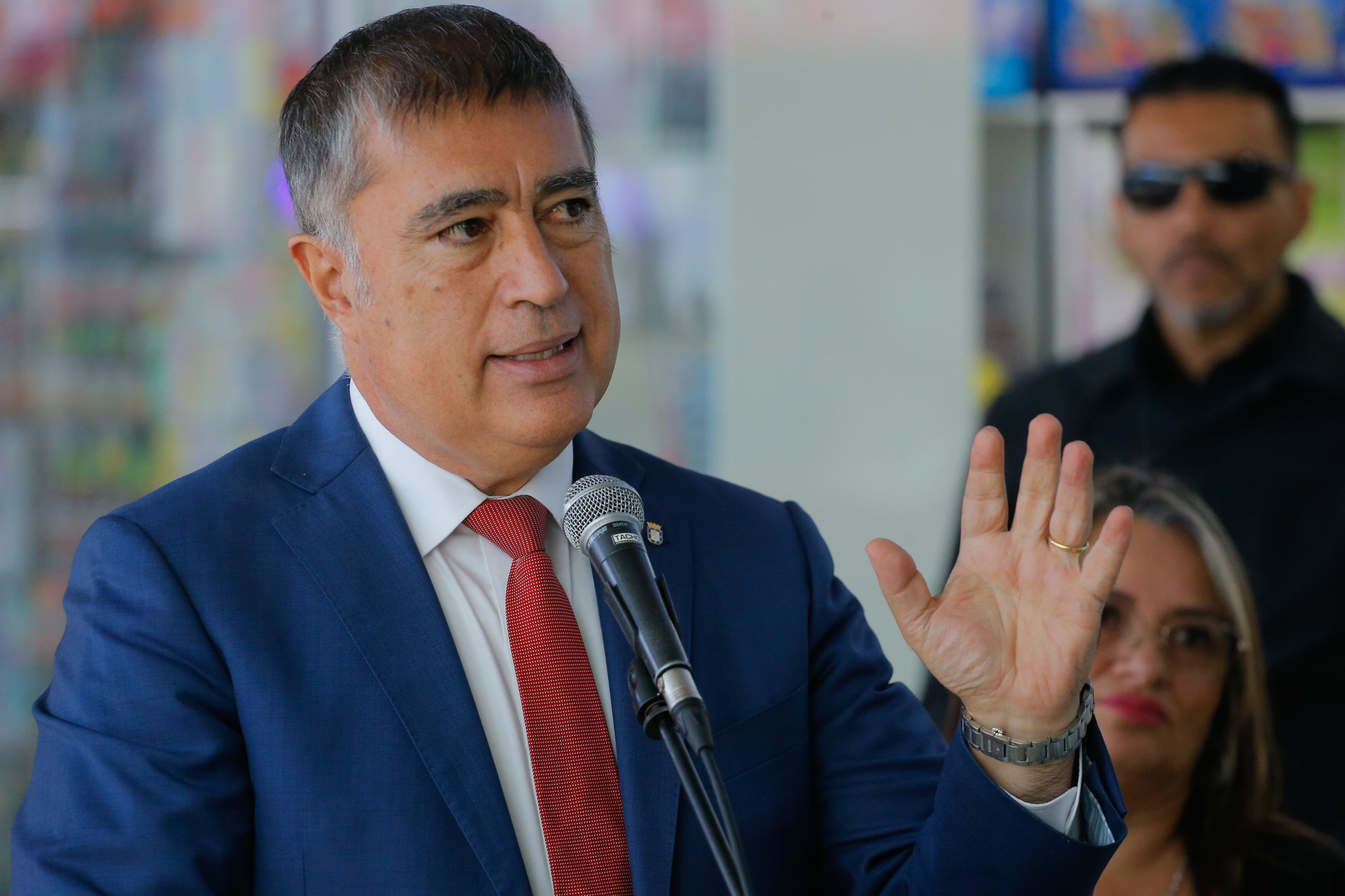 Desbordes señala que informe de Contraloría hacía "una obligación" presentar querella por fraude al fisco contra Hassler por Sierra Bella