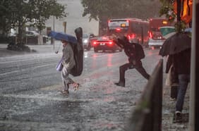 Colegio de Profesores cuestiona decisión del Mineduc de no suspender clases en la RM tras tormenta con lluvia y granizo
