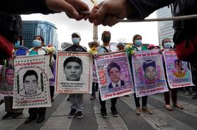 México: Detienen a ocho militares por desaparición de 43 estudiantes normalistas de Ayotzinapa