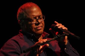 Cuando Pablo Milanés le cantó (y defendió) a la homosexualidad frente al gobierno cubano