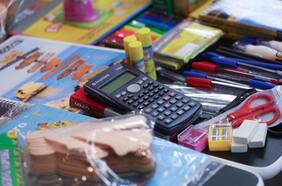 Retorno a clases: ministro de Educación llama a denunciar en caso de exigencias irregulares sobre marcas específicas en uniformes y útiles escolares