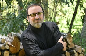 Yanko González: “Pinochet a las nueve podía ordenar una atrocidad y a las diez reírse con una comedia de Jorge Porcel”