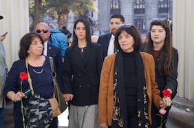 Viuda de Escalona acusa “intento autoritario” por reajuste en la directiva del PS
