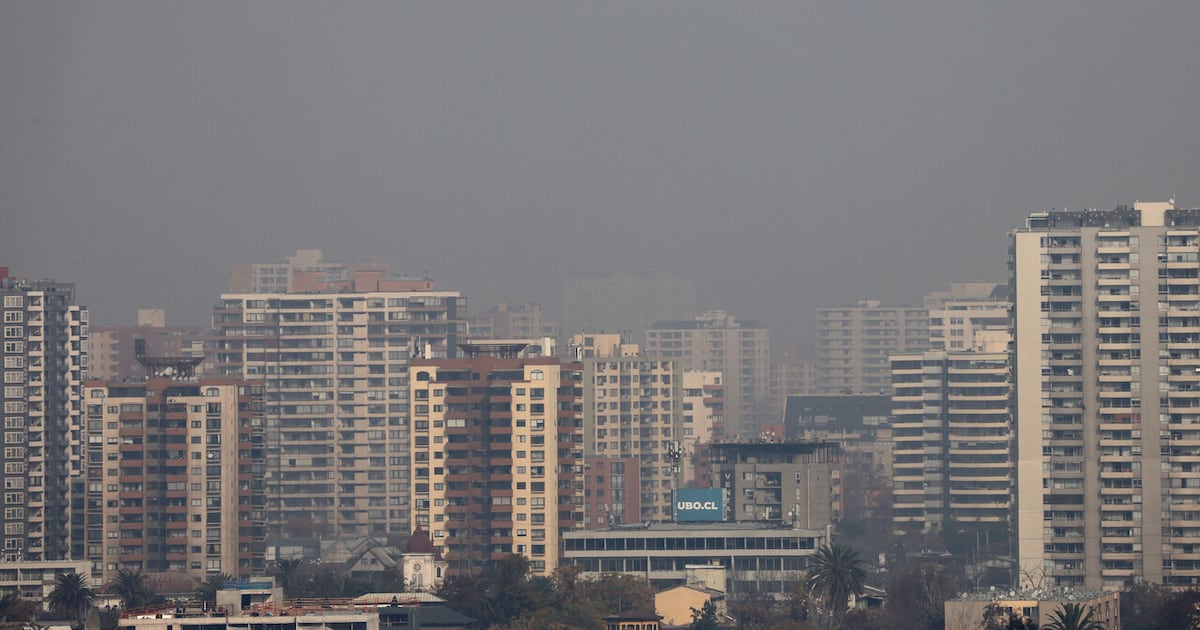 Tercera preemergencia ambiental consecutiva en la RM: revisa la restricción vehicular para este lunes - La Tercera
