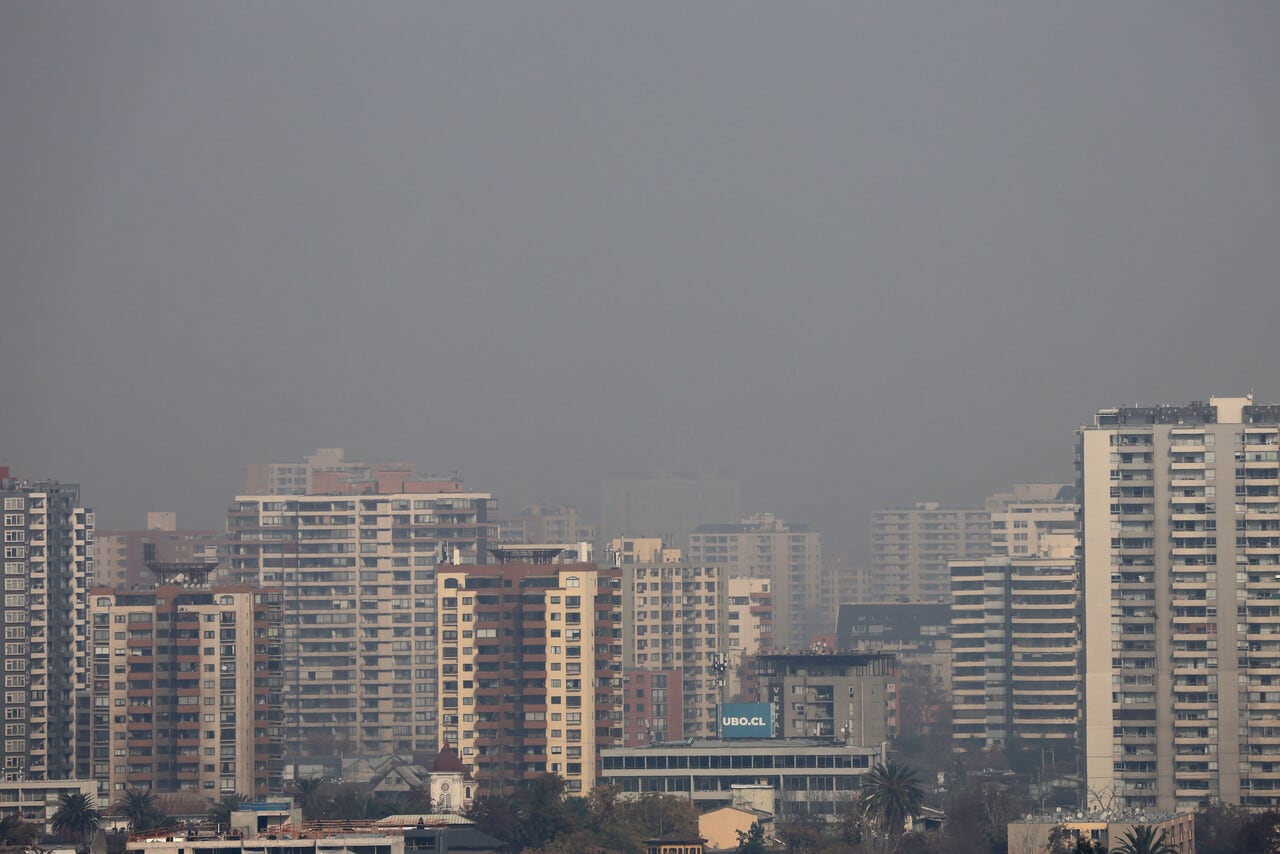Tercera preemergencia ambiental consecutiva en la RM: revisa la restricción vehicular para este lunes