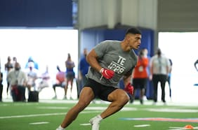 Sammis Reyes rechaza la primera oferta de los Colts y el chileno ahora negociará con los Chicago Bears y los New York Giants