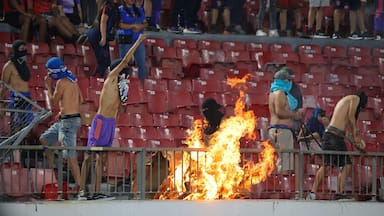 Se exponen a severos castigos: la defensa que alista la U tras los graves incidentes ocurridos en el Estadio Nacional