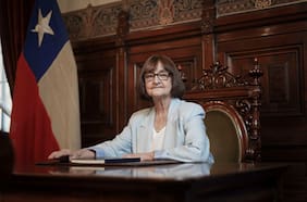 Rectora Devés repudia funa a Sergio Micco, pero advierte “tendencia a extrapolar lo acontecido para juzgar a todo el estudiantado”