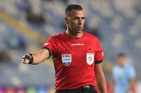 Del Mundial al Superclásico: Juan Lara será el árbitro del choque entre la U y Colo Colo