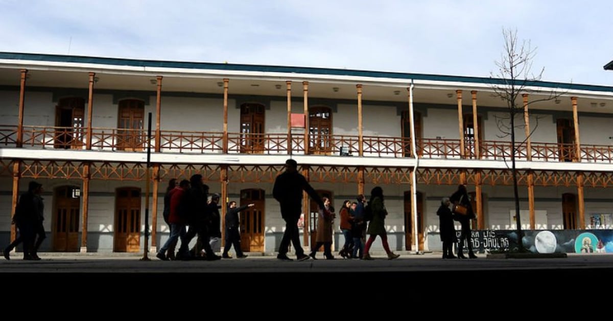 La crisis del liderazgo escolar en Chile: directores que abandonan y un sistema que no retiene