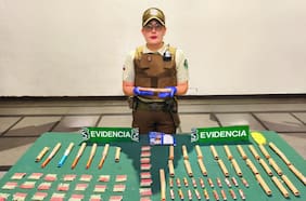 Dos sujetos fueron detenidos tras ser descubiertos con fuegos artificiales en Santiago