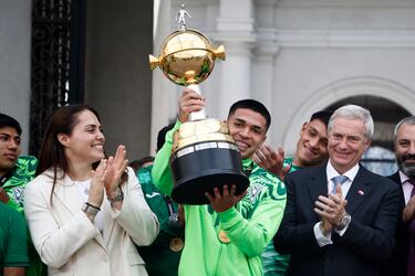 Presidente Kast recibe en La Moneda al plantel de Santiago Wanderers campeón de la Copa Libertadores Sub 20