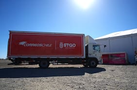 Municipalidad de Santiago y Correos de Chile envían 10 toneladas de ayuda afectados por incendios forestales