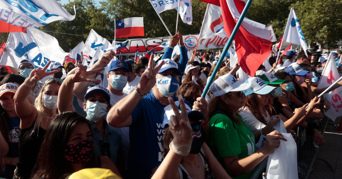 Eventos masivos y algunos en regiones: candidatos alistan cierres de campaña