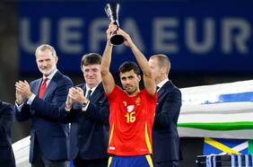 España acapara todos los premios: Rodri es elegido como el mejor jugador de la Eurocopa
