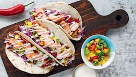 Tacos de salmón y mango