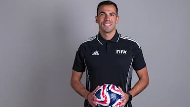 Juan Lara: “Mi objetivo es dirigir en el próximo Mundial como árbitro principal; dentro del VAR es todo hermético”