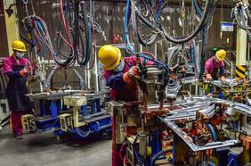 La actividad industrial china se contrae por primera vez desde febrero de 2020