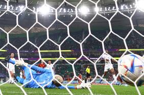 Los mil pases de España, 41 goles, el papelón de Argentina y varias polémicas con el VAR: radiografía a la primera fecha de Qatar 2022