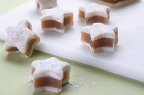 Estrellas de mazapán y dulce de membrillo