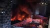 Incendio afecta a local comercial en centro de Santiago: no hay lesionados