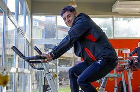 El mejor día para Javier Altamirano: recibe el alta y vuelve a entrenar para jugar en Estudiantes de La Plata