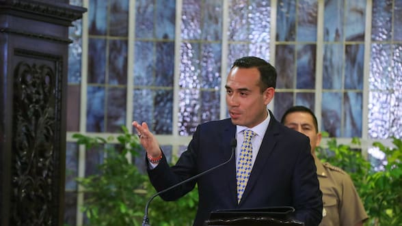 Congreso de Perú presenta una moción de censura al presidente Jerí por sus reuniones secretas con un empresario chino